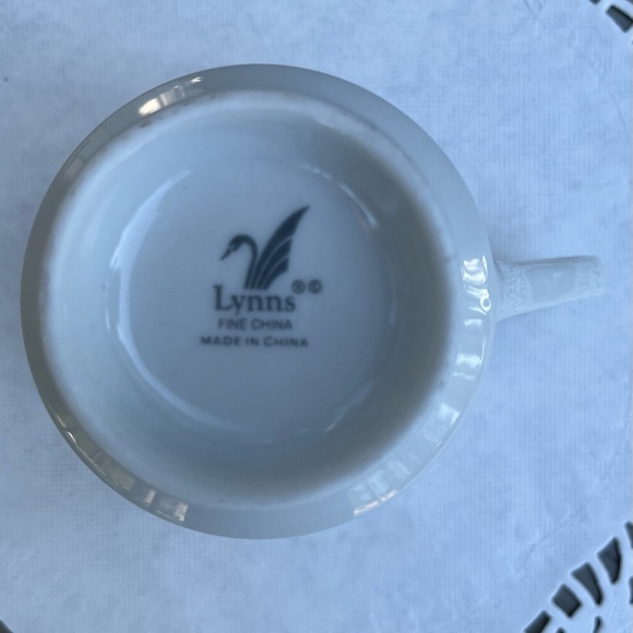 LYNNS Fine China Annie Collection Saucer (4) & Footed Cups (2) - Picture 10 of 12